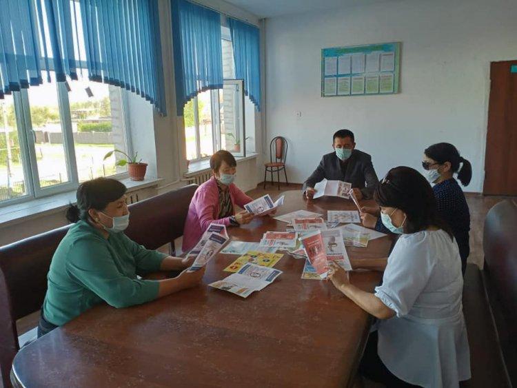 N 3 орта мектебінде  Сыбайлас жемқорлыққа қарсы мәдениет туралы ақпарат беру тәсілі ретінде мектеп оқушылары мен ата-аналарына арналған ақпараттық буклеттер мен брошюралар және жадынамалар әзірленіп, таратылды.