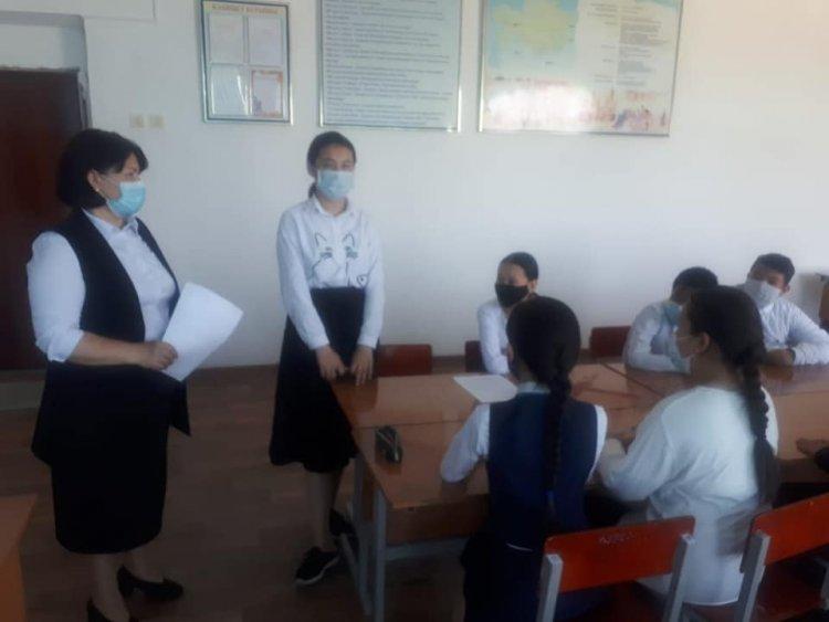 N 3 орта мектебінің тарих пәнінің мұғалімі Н.Тұрлыбекованың ұйымдастыруымен 1 мамыр - Қазақстан халықтарының бірлігі күніне орай, "Ұлттық бірлік - тәуелсіз Қазақстан іргетасы" тақырыбында дөңгелек үстел өткізілді.