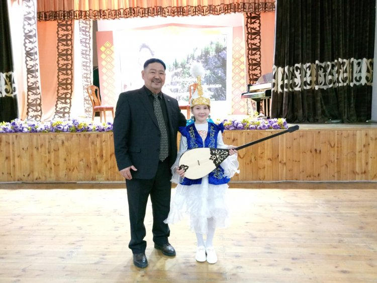 "Жыр алыбы - Жамбылым!"